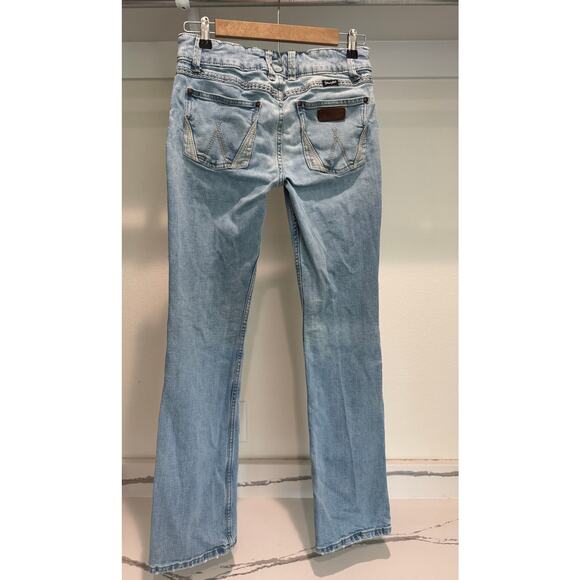 Wrangler Women's Bootcut Jeans Light Wash MID-Rise Size 5 (30" INSEAM ALTERED) - Picture 2 of 8